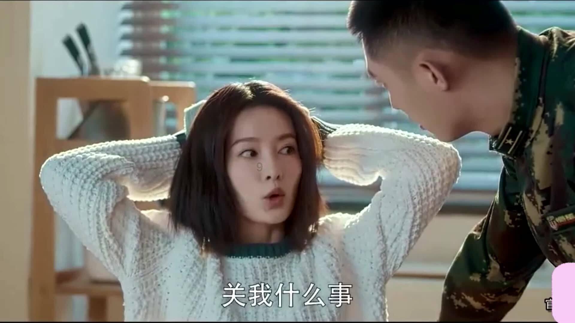 父亲用铁铲铲雪刮花儿子新车 儿子：不责怪父亲